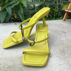 Zara Avocado 🥑 Kitten Heels